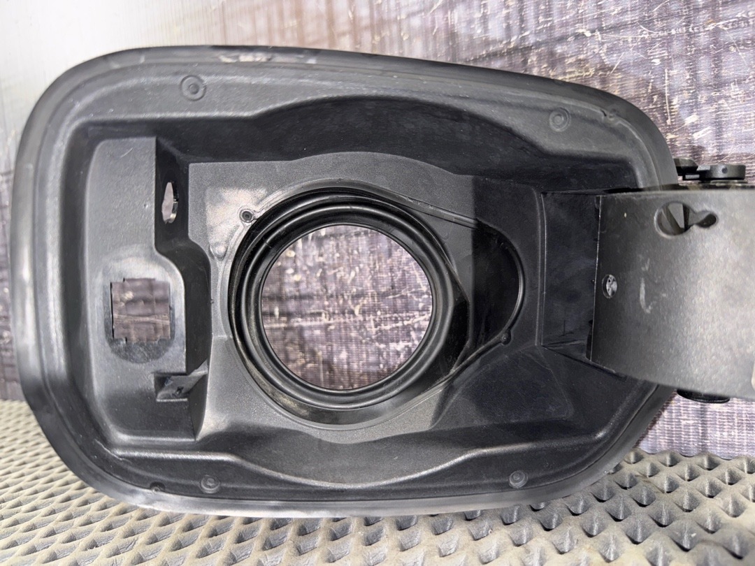 Лючок бензобака, 1020 рублей, Красноярск