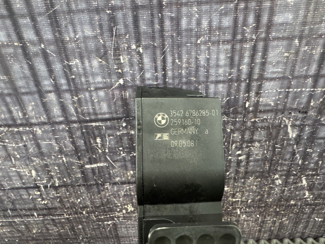 Педаль газа, 1960 рублей, Красноярск