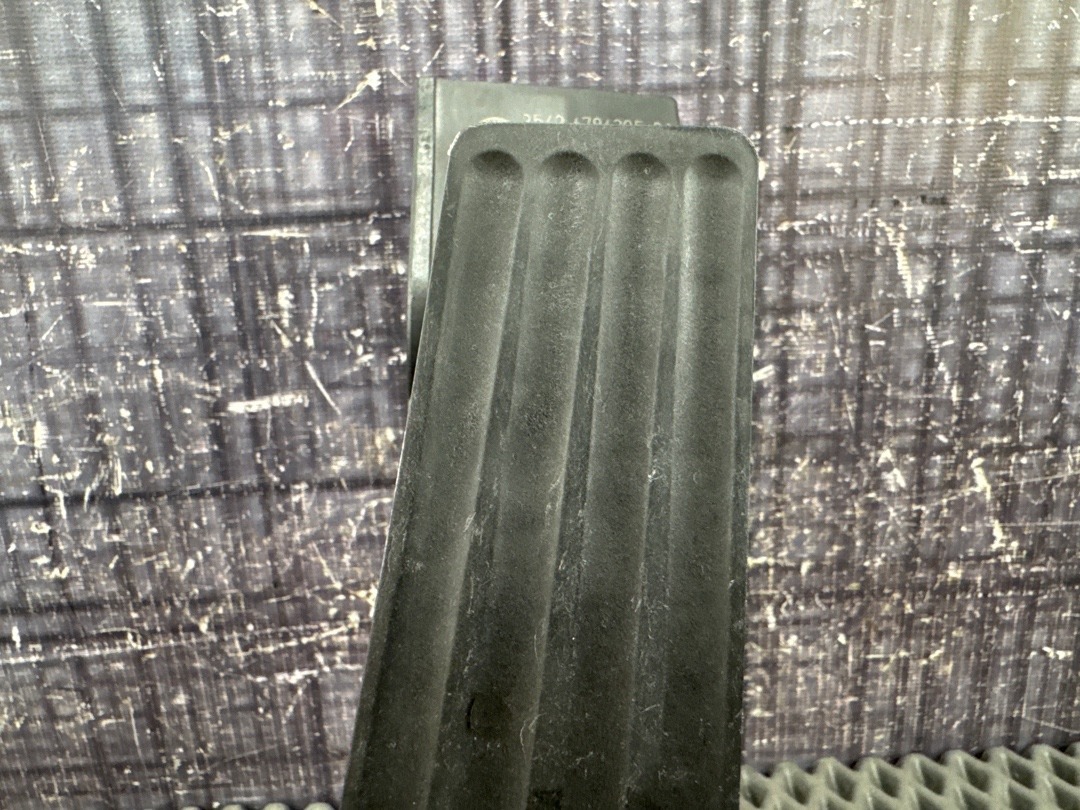 Педаль газа, 1960 рублей, Красноярск