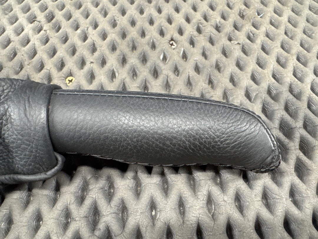 Кожух рычага ручного тормоза, 1670 рублей, Красноярск