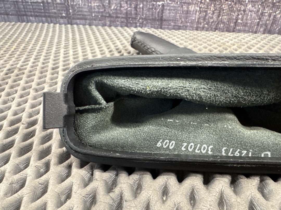 Кожух рычага ручного тормоза, 1670 рублей, Красноярск