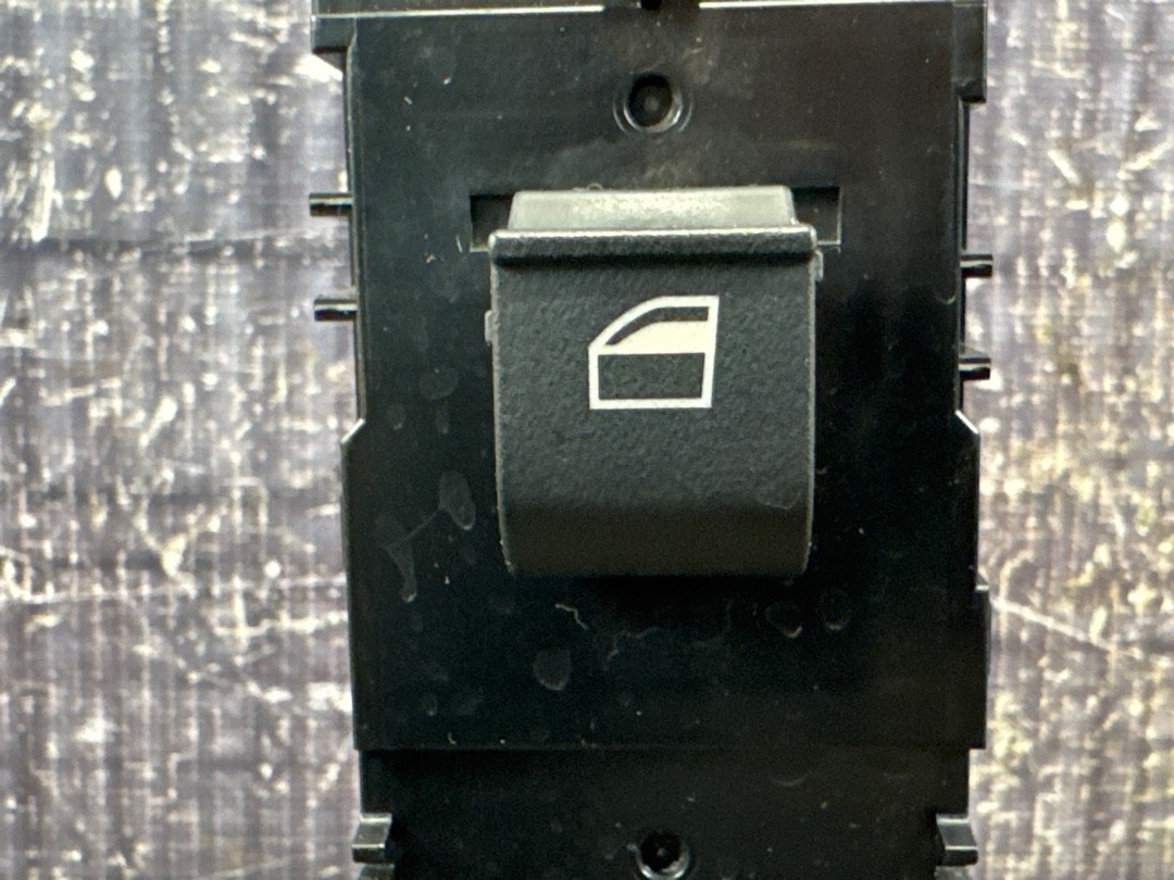 Кнопка стеклоподъемника, 1240 рублей, Красноярск