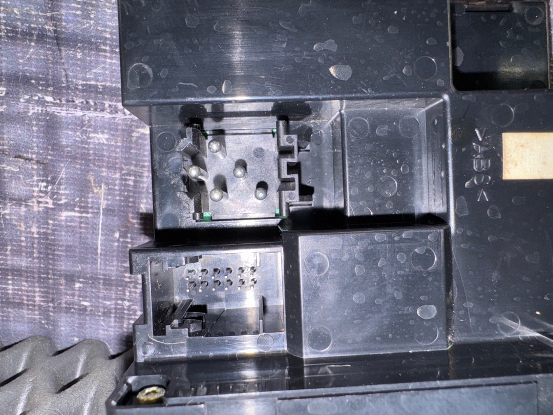 Кнопка стеклоподъемника, 1240 рублей, Красноярск