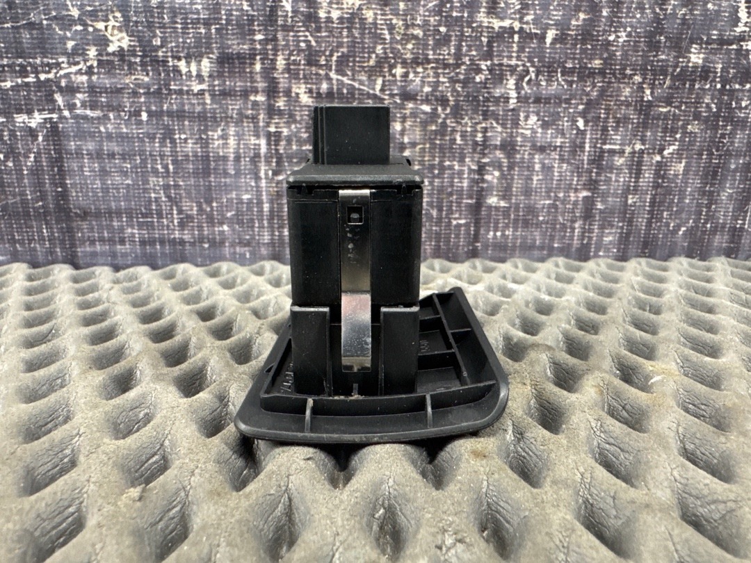 Кнопка стеклоподъемника, 920 рублей, Красноярск