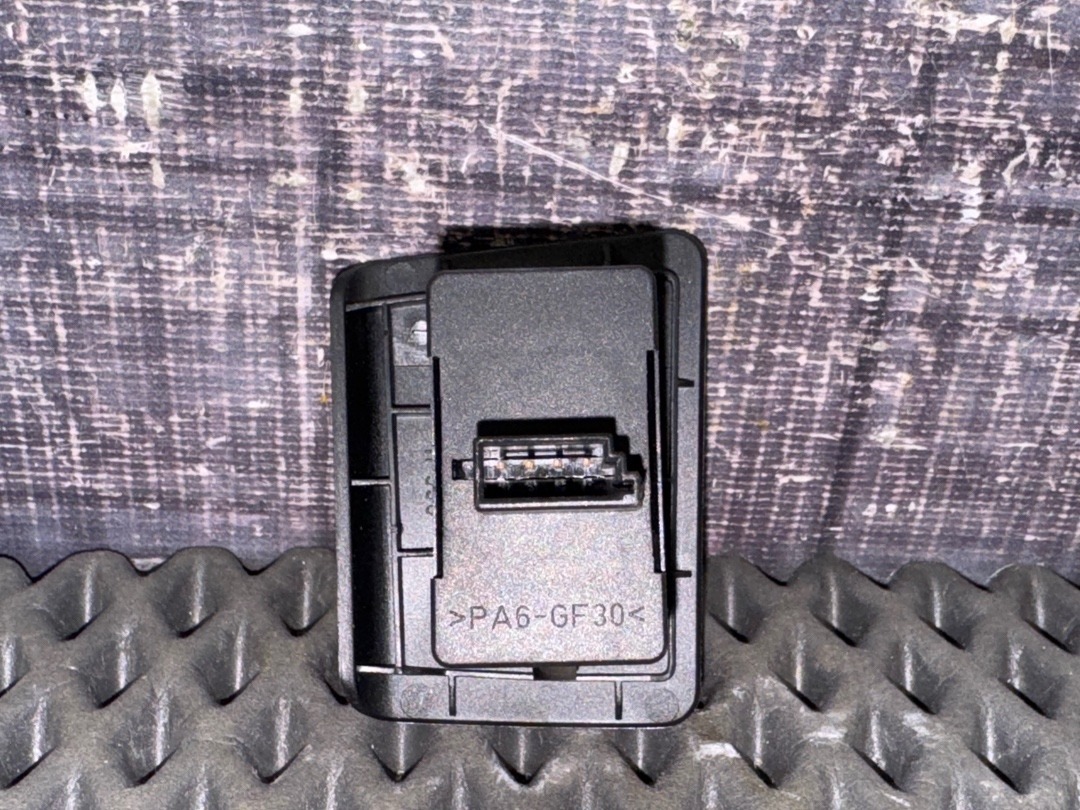 Кнопка стеклоподъемника, 920 рублей, Красноярск