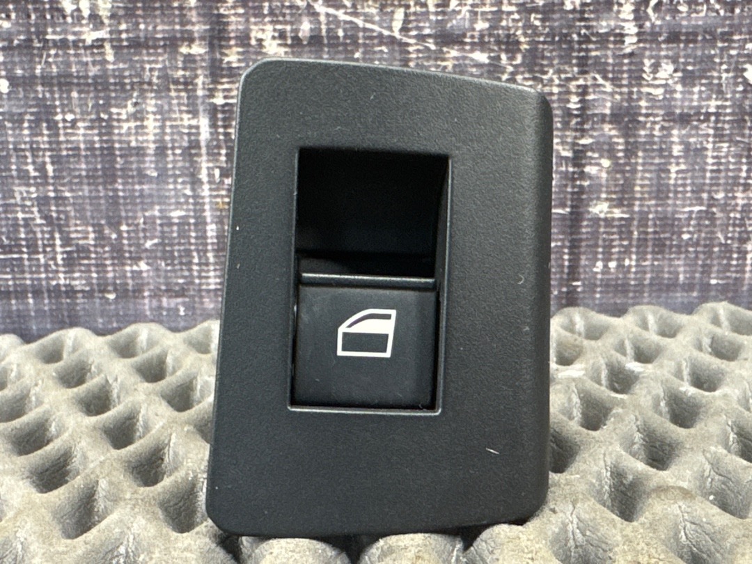 Кнопка стеклоподъемника, 920 рублей, Красноярск