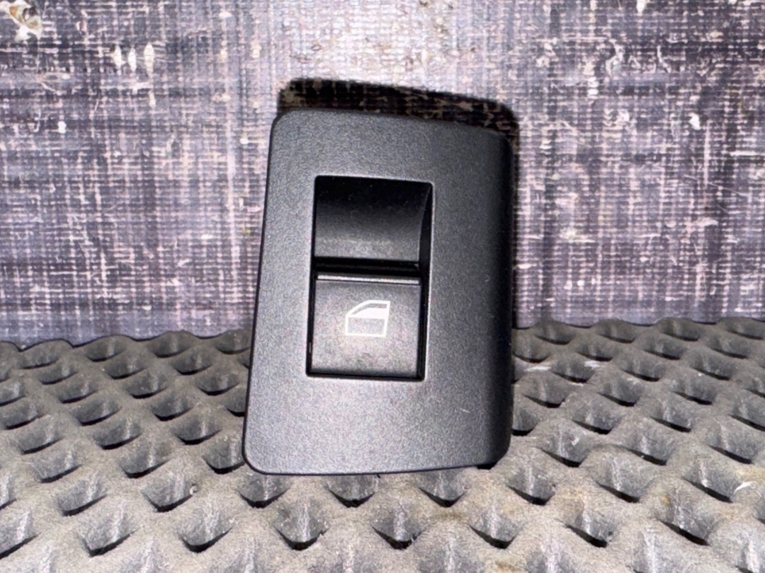 Кнопка стеклоподъемника, 920 рублей, Красноярск