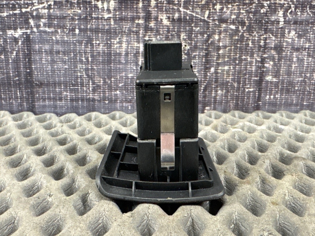 Кнопка стеклоподъемника, 920 рублей, Красноярск