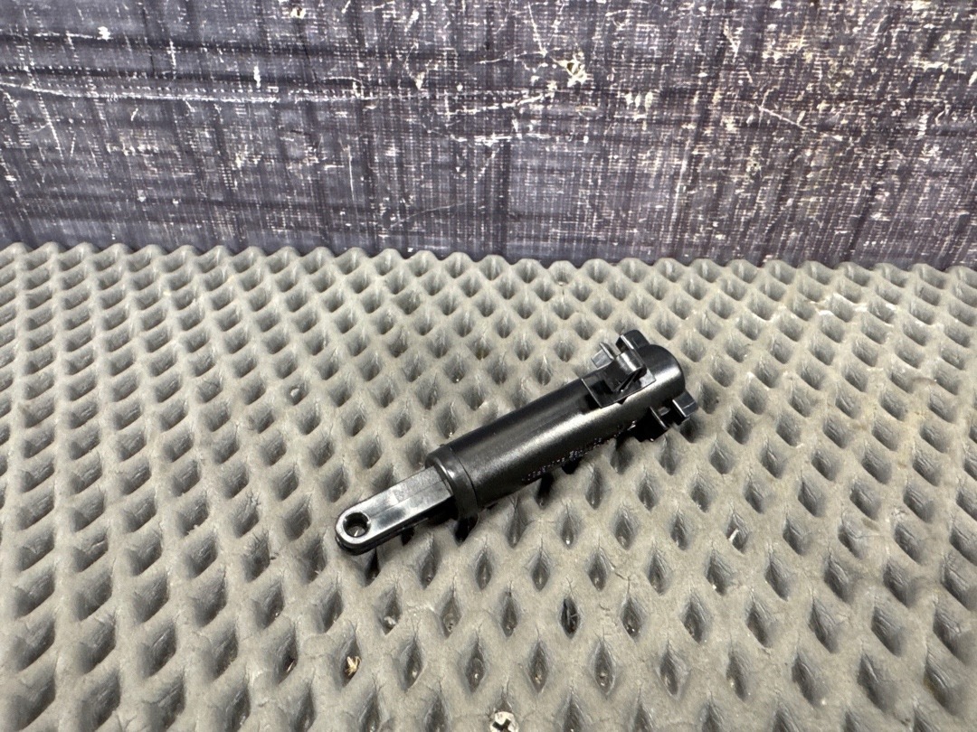 Амортизатор бардачка, 1320 рублей, Красноярск