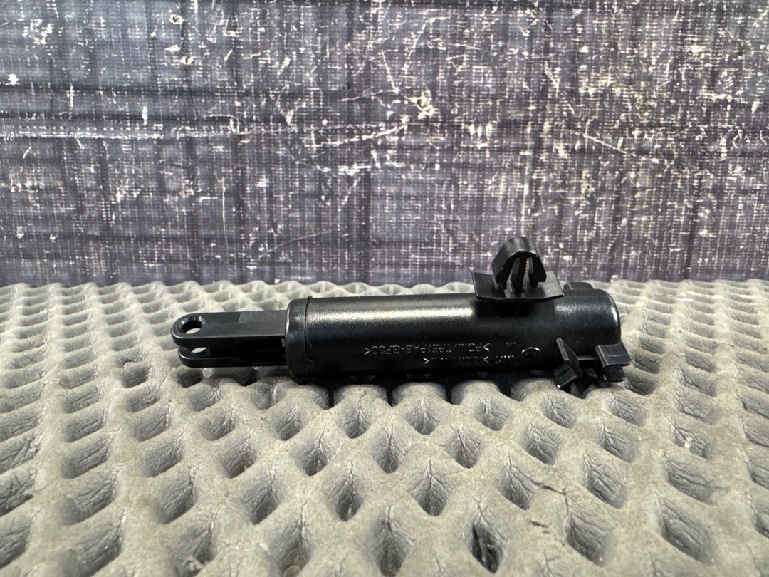 Амортизатор бардачка, 1320 рублей, Красноярск