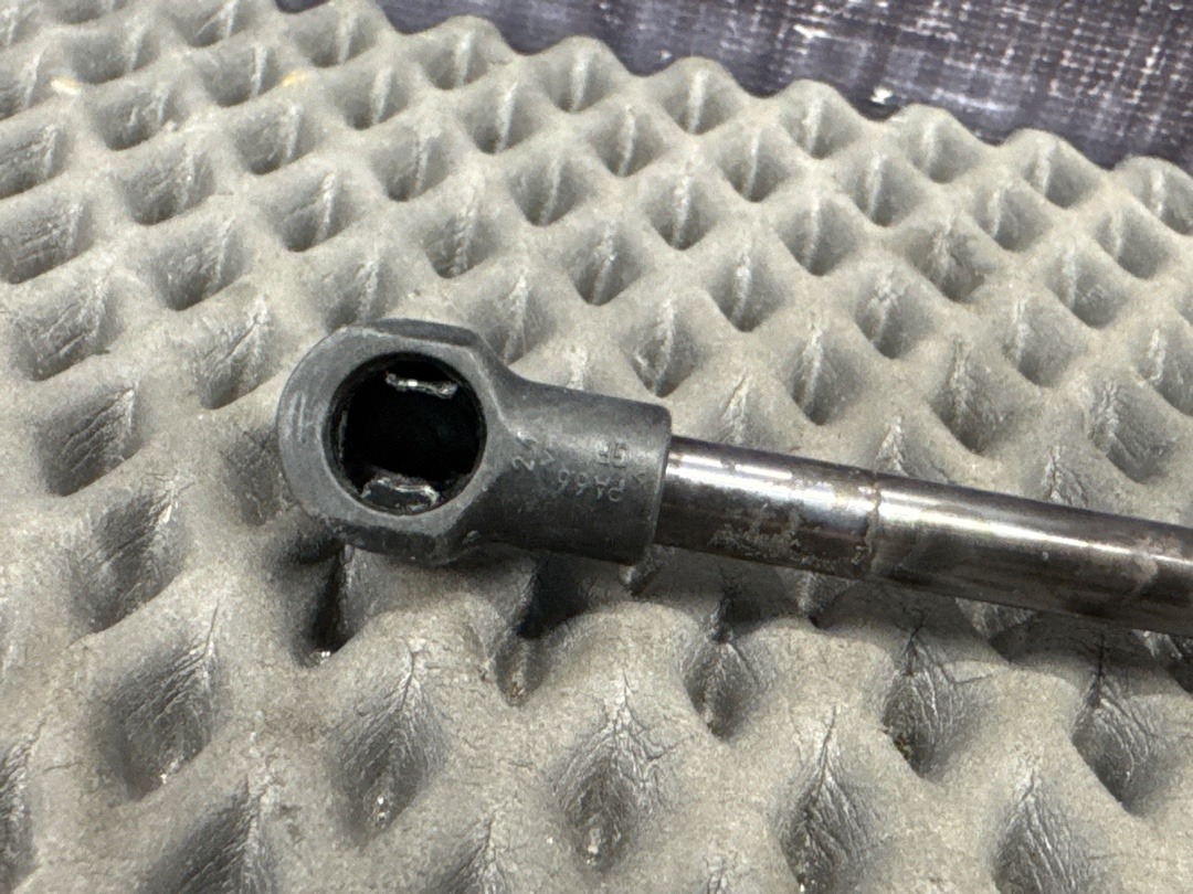 Амортизатор капота, 1170 рублей, Красноярск