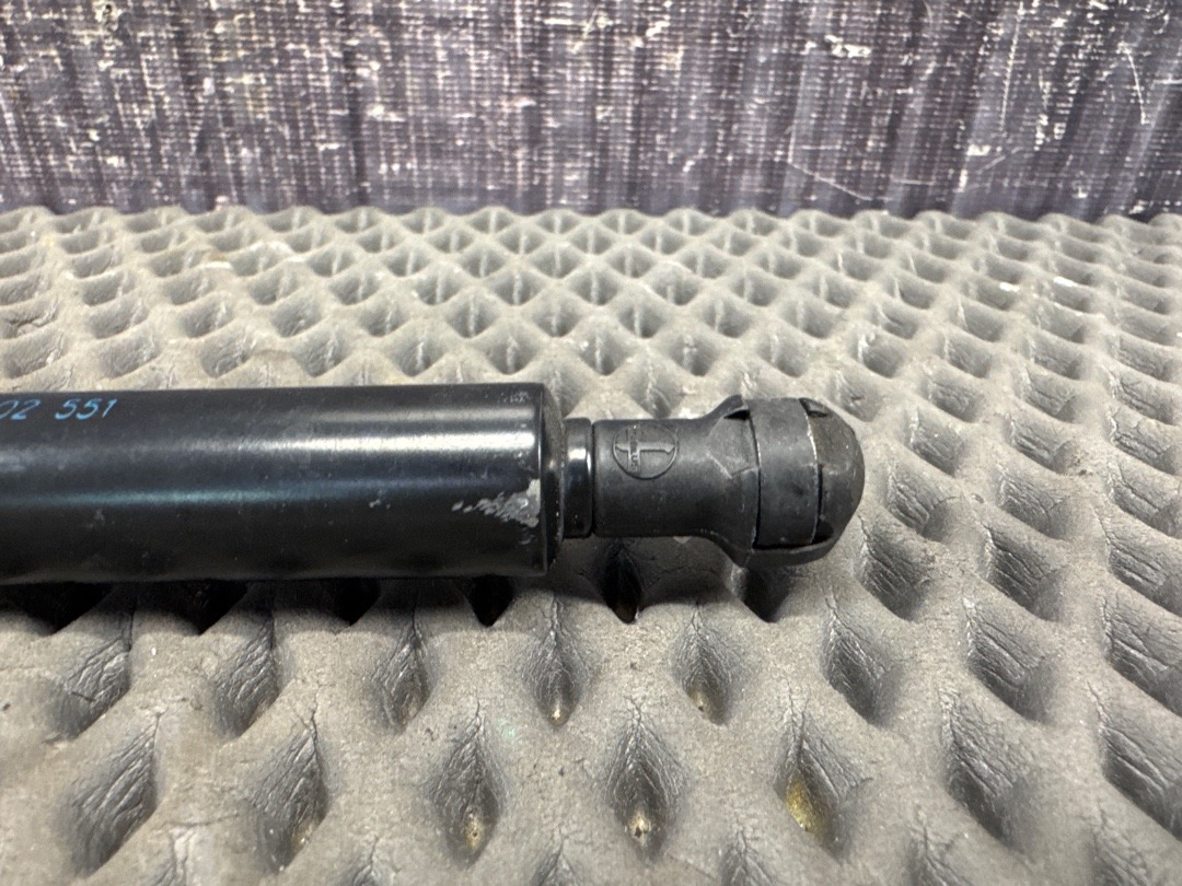 Амортизатор капота, 1170 рублей, Красноярск