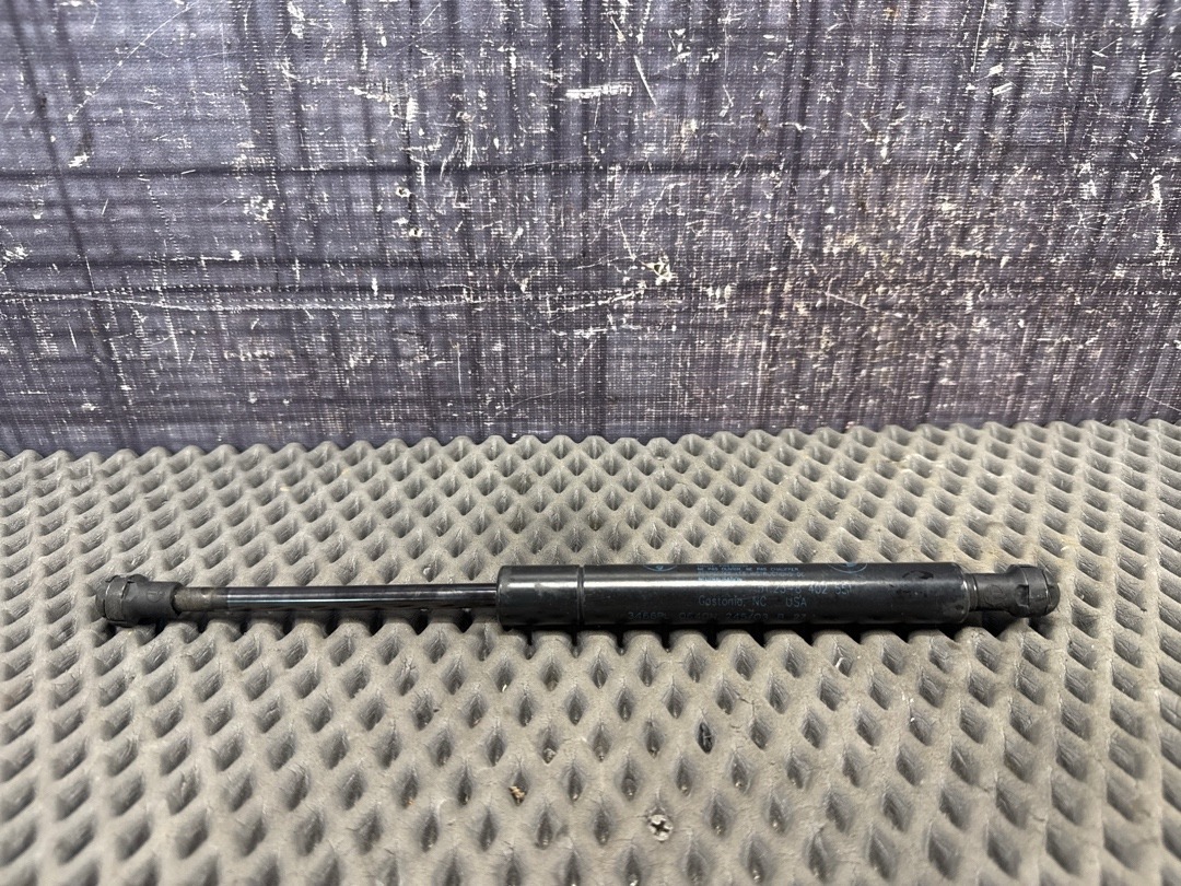 Амортизатор капота, 1170 рублей, Красноярск