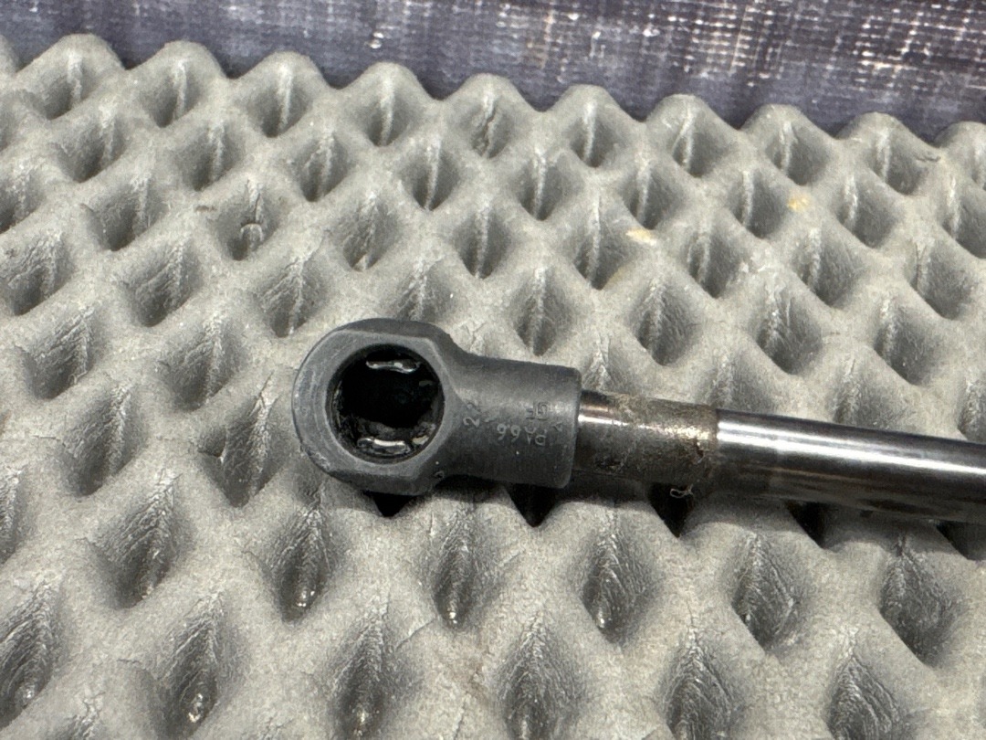 Амортизатор капота, 1170 рублей, Красноярск