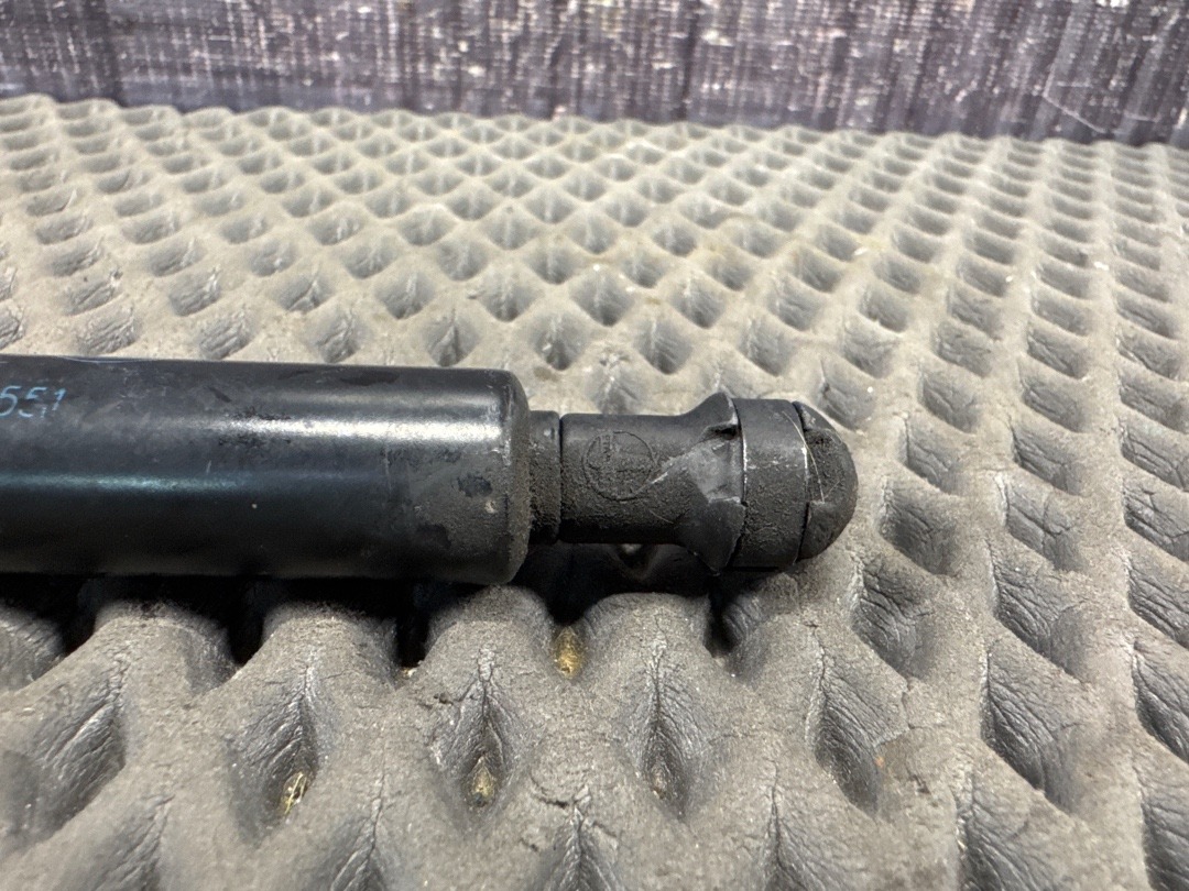 Амортизатор капота, 1170 рублей, Красноярск