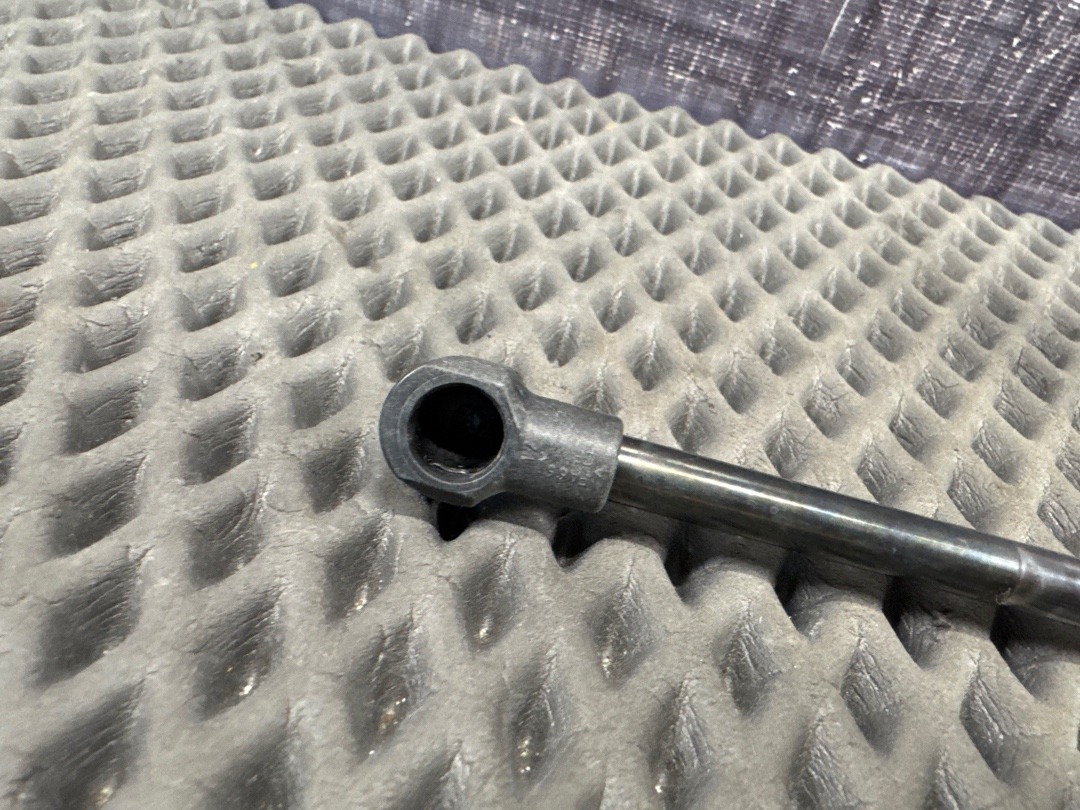 Амортизатор багажника, 930 рублей, Красноярск