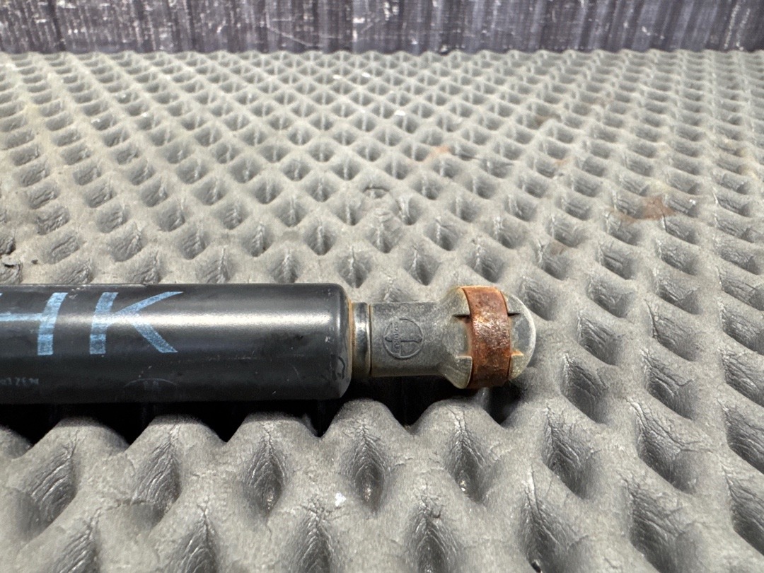 Амортизатор багажника, 930 рублей, Красноярск