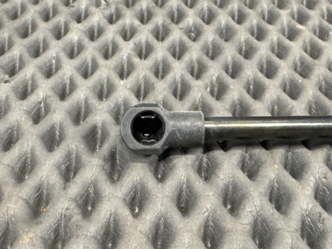 Амортизатор багажника, 930 рублей, Красноярск