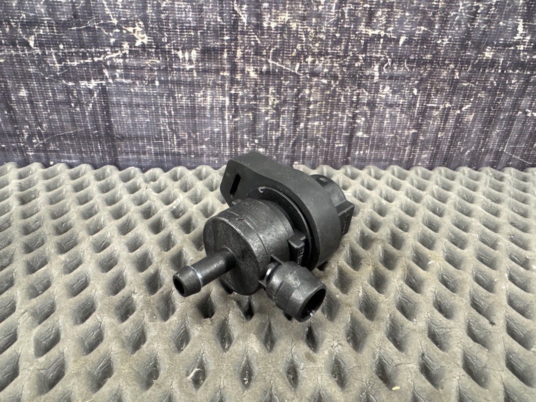 Клапан вентиляции топливного бака, 1760 рублей, Красноярск