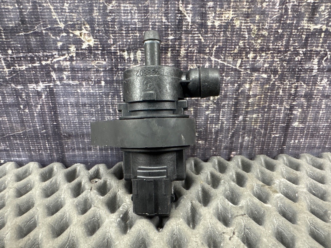 Клапан вентиляции топливного бака, 1760 рублей, Красноярск