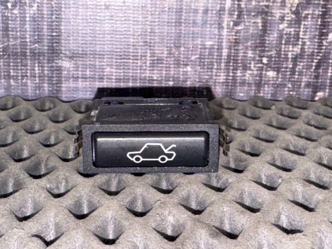 Кнопка открывания багажника, 460 рублей, Красноярск