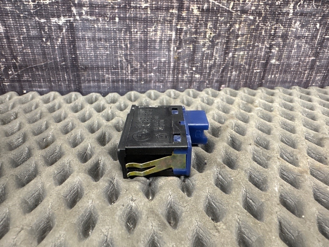 Кнопка открывания багажника, 460 рублей, Красноярск