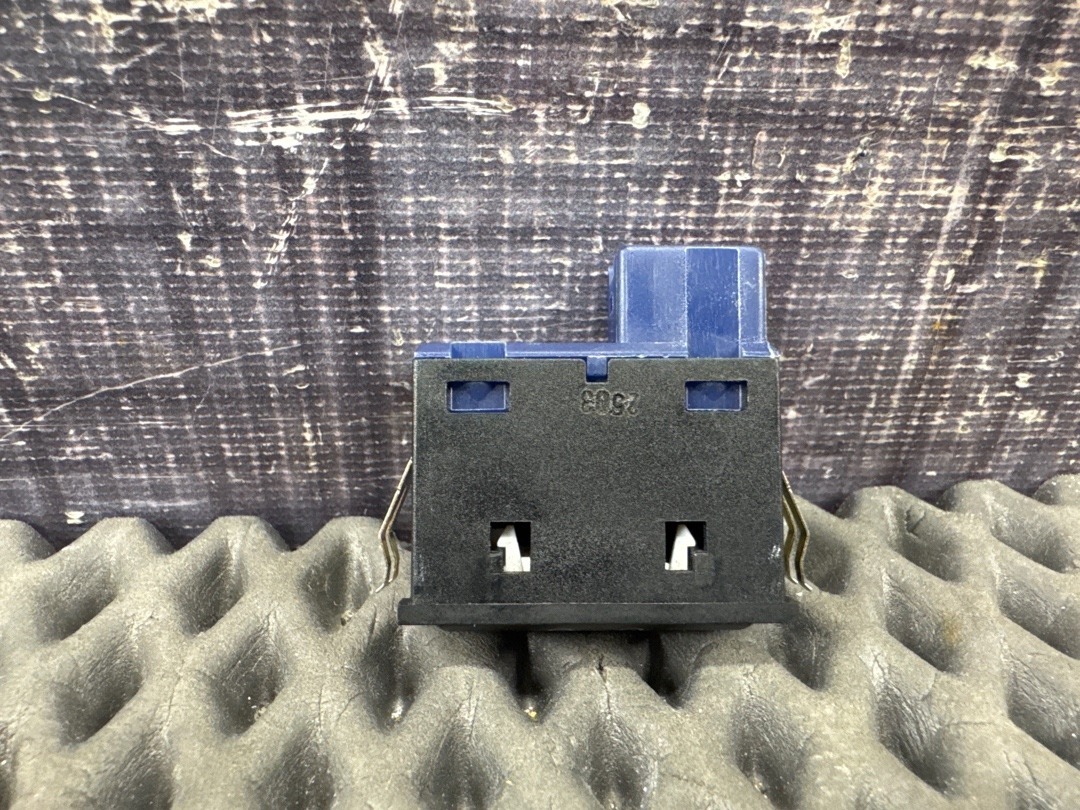 Кнопка открывания багажника, 460 рублей, Красноярск