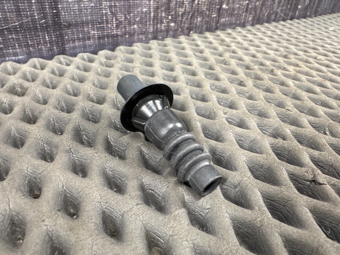 Направляющая замка лючка бензобака, 620 рублей, Красноярск