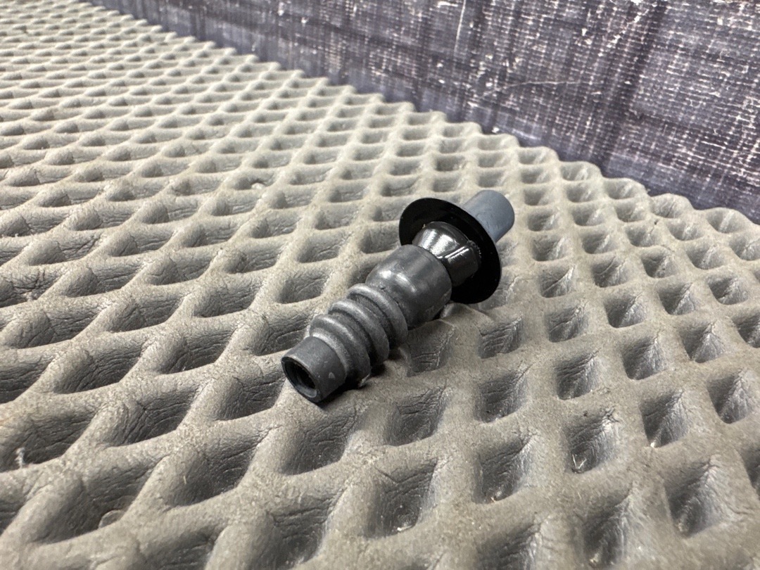 Направляющая замка лючка бензобака, 620 рублей, Красноярск