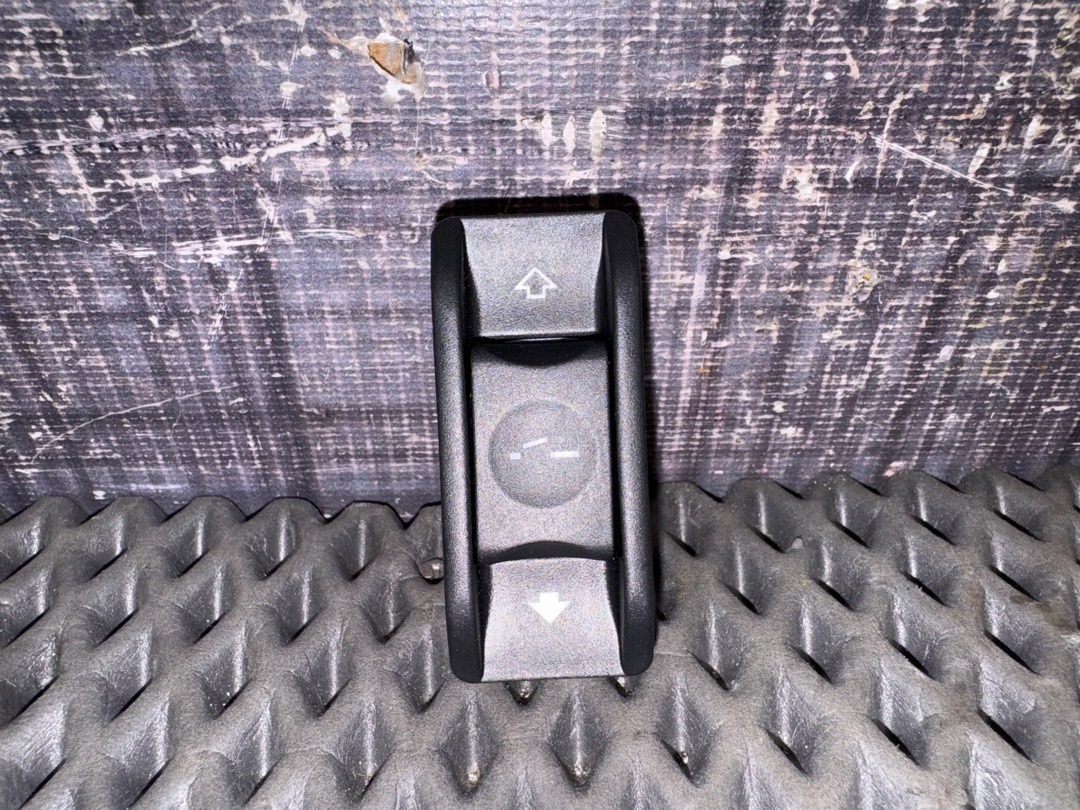 Кнопка люка, 1030 рублей, Красноярск