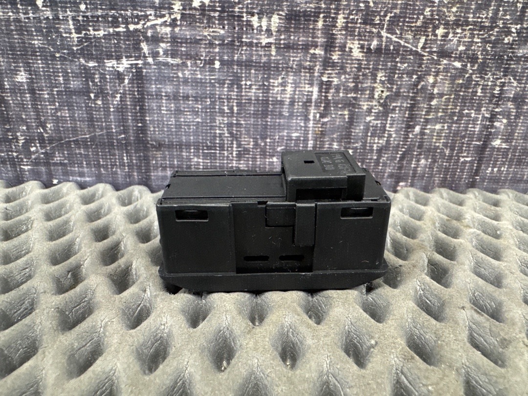 Кнопка люка, 1030 рублей, Красноярск