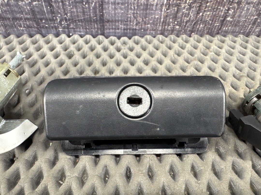 Комплект замков с ключом, 6920 рублей, Красноярск