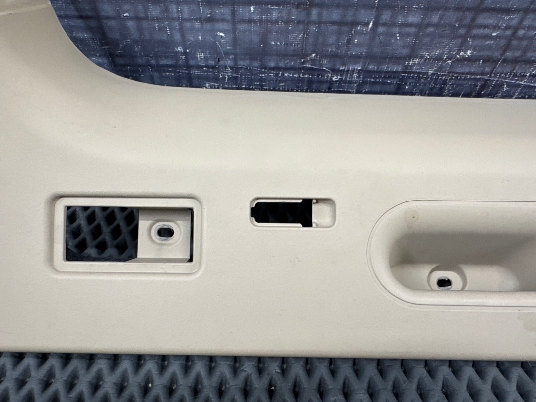 Пластик крышки багажника, 1030 рублей, Красноярск