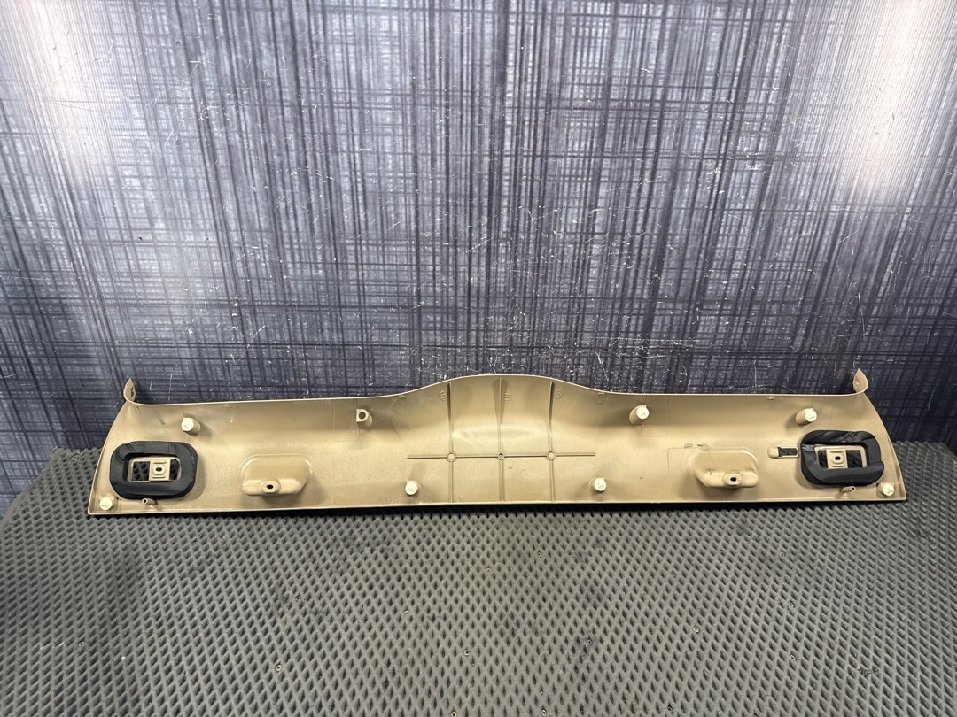 Пластик крышки багажника, 1030 рублей, Красноярск