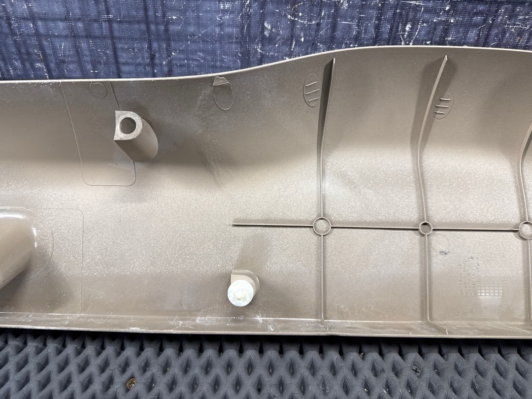 Пластик крышки багажника, 1030 рублей, Красноярск