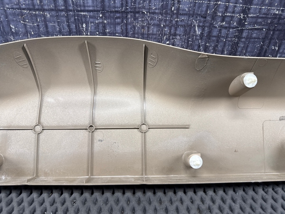 Пластик крышки багажника, 1030 рублей, Красноярск