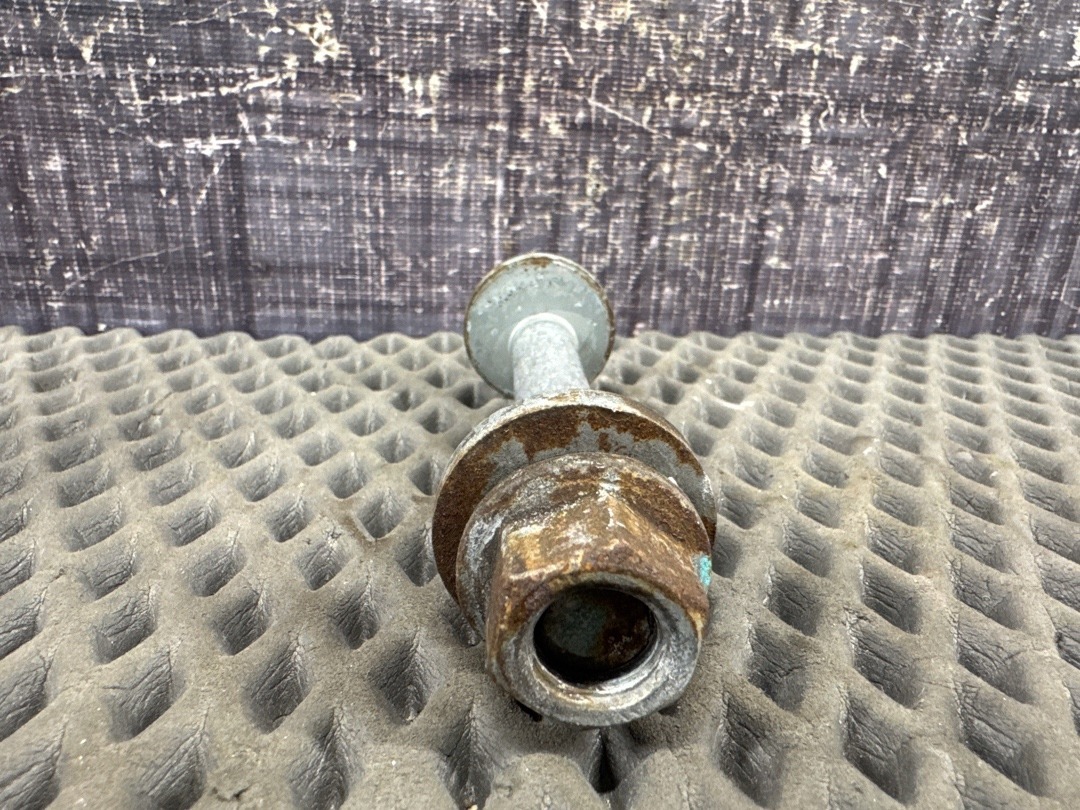 Болт развальный, 730 рублей, Красноярск