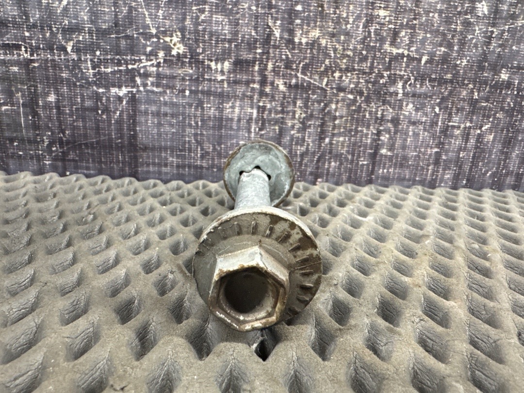 Болт развальный, 730 рублей, Красноярск