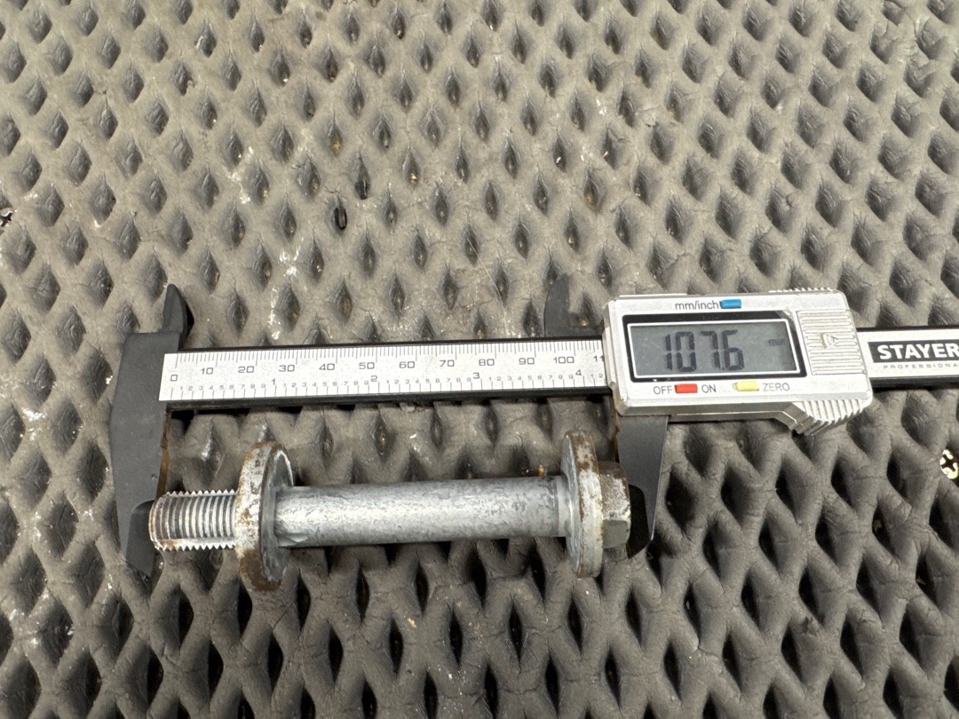 Болт развальный, 730 рублей, Красноярск