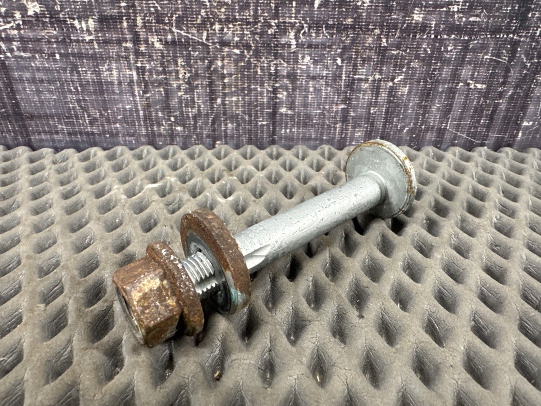 Болт развальный, 730 рублей, Красноярск