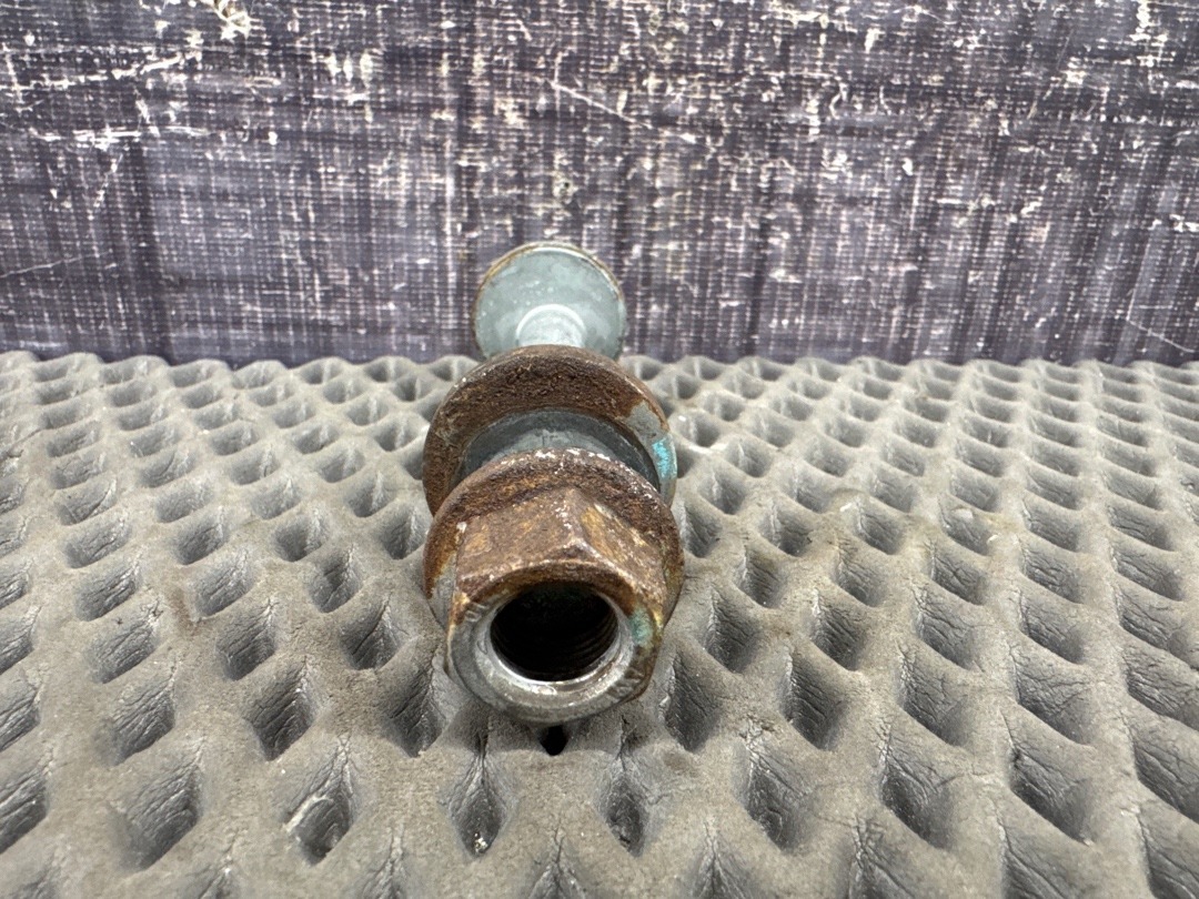 Болт развальный, 730 рублей, Красноярск