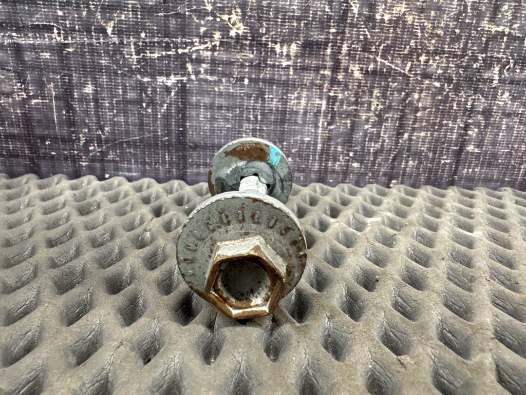 Болт развальный, 730 рублей, Красноярск