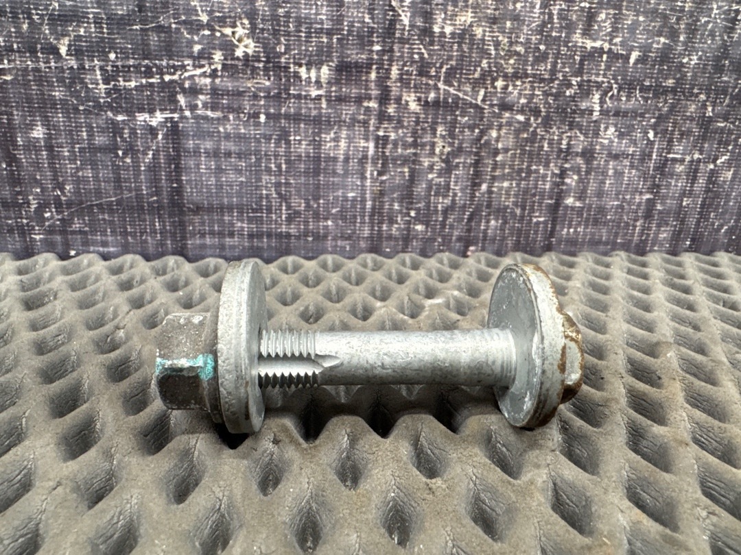 Болт развальный, 730 рублей, Красноярск