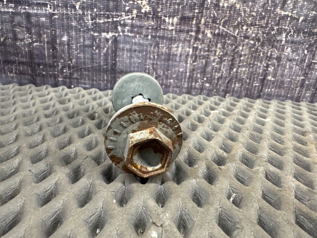 Болт развальный, 730 рублей, Красноярск