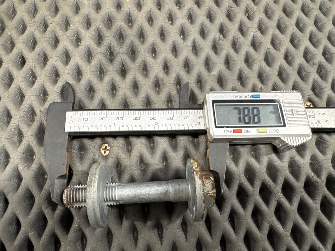 Болт развальный, 730 рублей, Красноярск