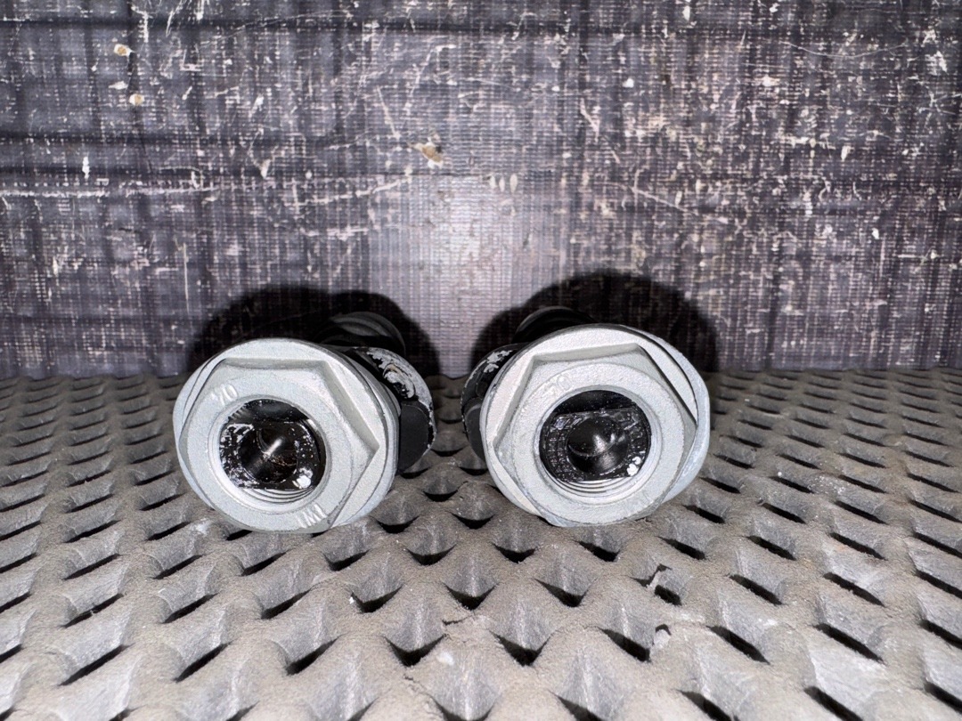 Упор багажника, 1870 рублей, Красноярск