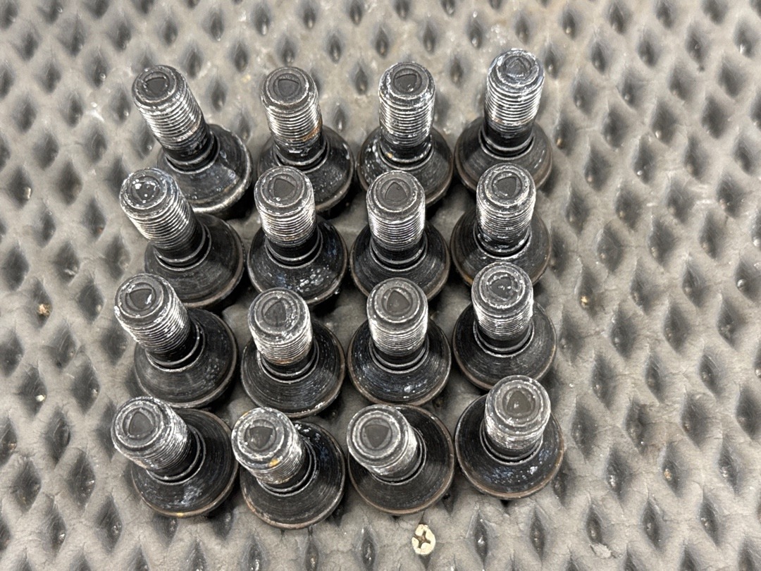 Комплект колесных болтов, 3970 рублей, Красноярск