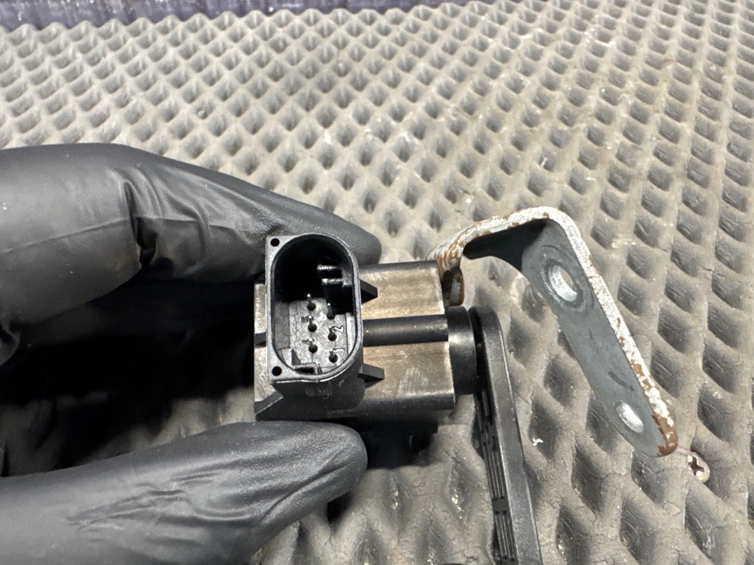 Датчик уровня подвески, 2840 рублей, Красноярск