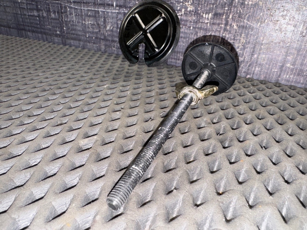 Крепление запасного колеса, 1380 рублей, Красноярск