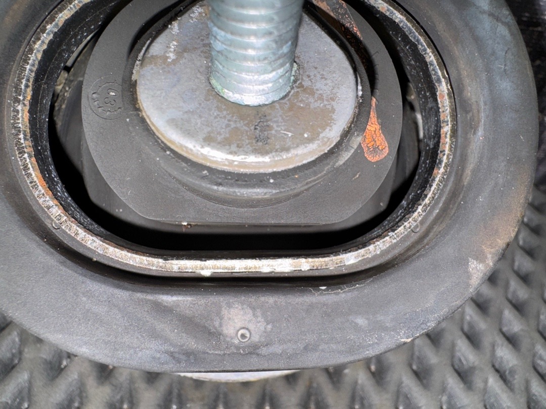 Подушка двигателя, 4120 рублей, Красноярск